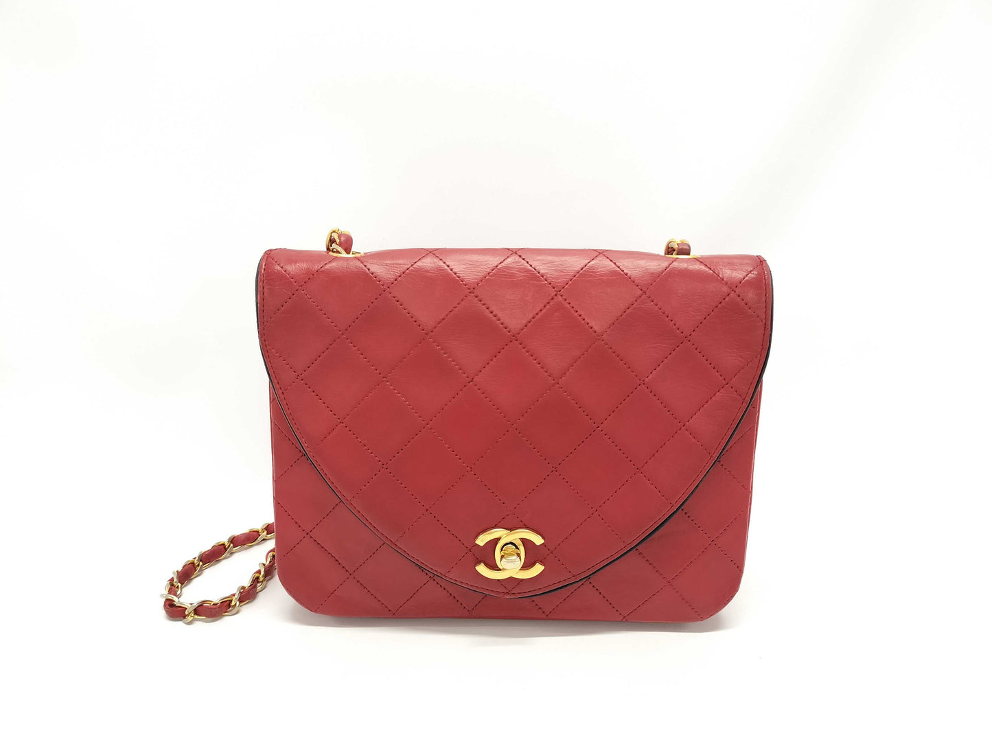 CHANEL CC Vintage Turnlock Flap Shoulder Bag in Red Lambskin with Gold Hardware