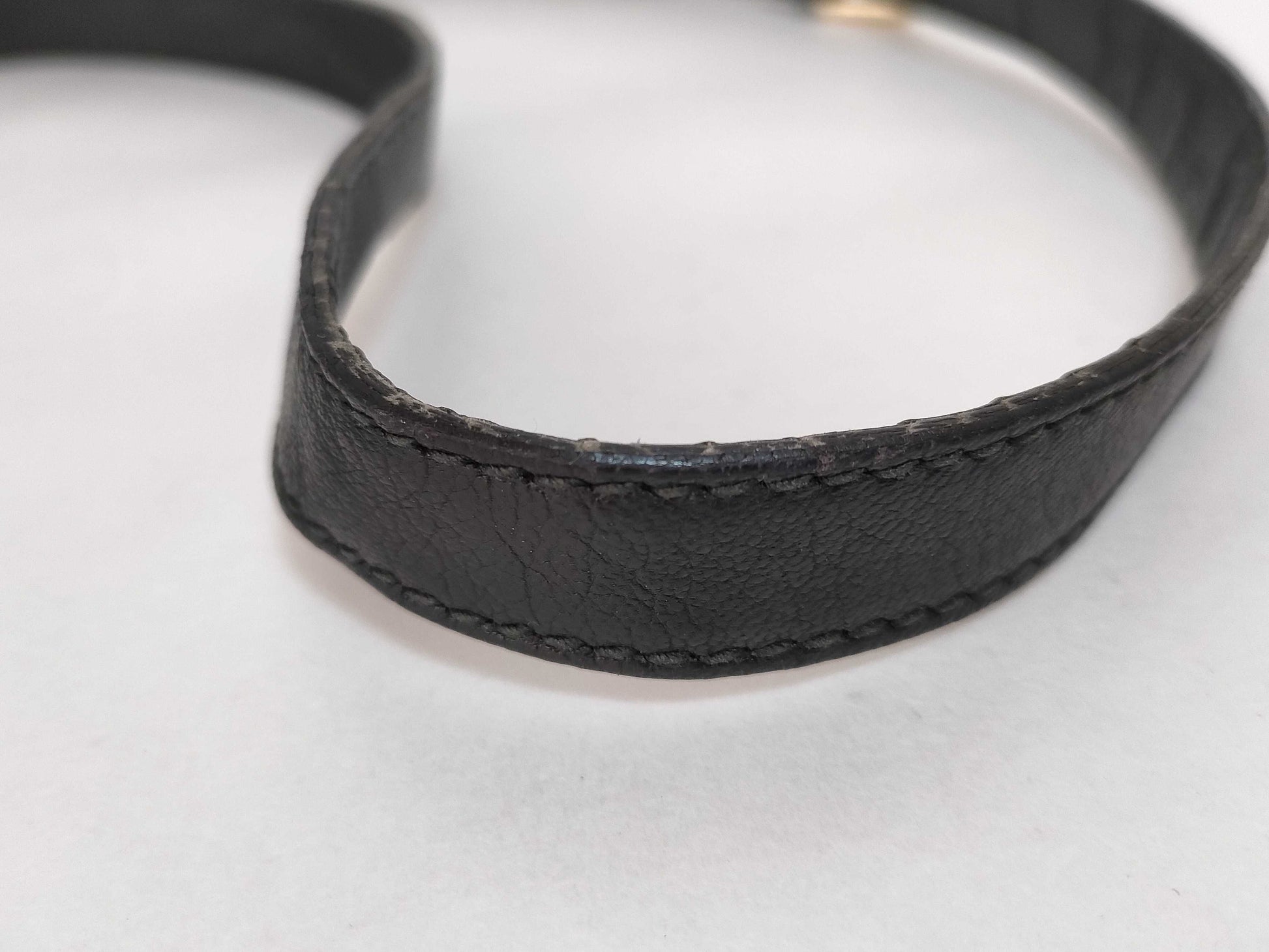 GUCCI Guccissima Gucci Messenger Bag Black Guccissima Leather Shoulder Bag with Gold Hardware