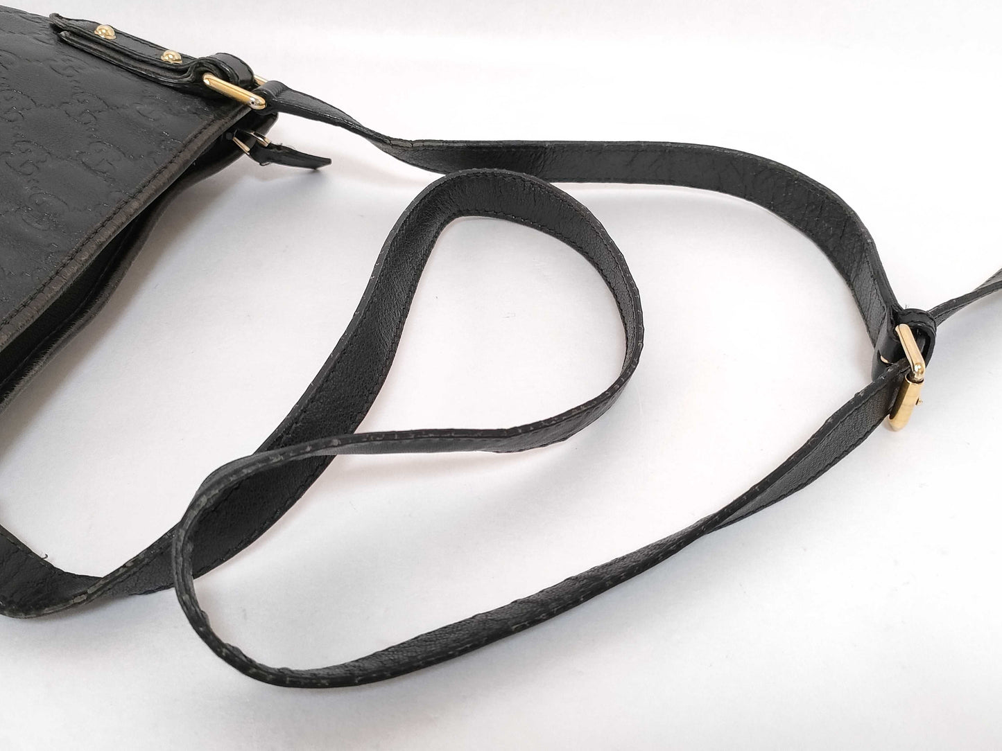 GUCCI Guccissima Gucci Messenger Bag Black Guccissima Leather Shoulder Bag with Gold Hardware