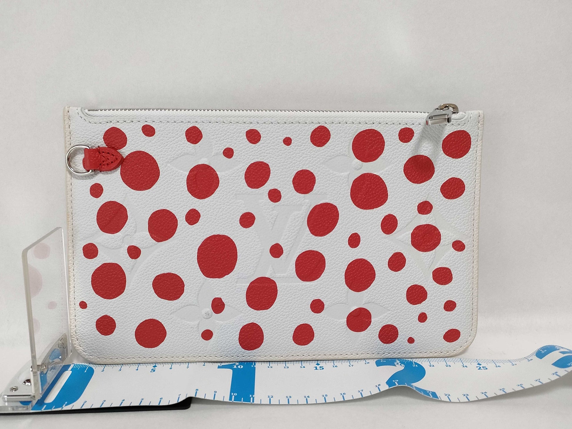 LOUIS VUITTON Monogram Empreinte Louis Vuitton Yayoi Kusama Infinity Dot Neverfull Pouch White/Red Monogram Empreinte Infinity Dot Silver Hardware Pouch