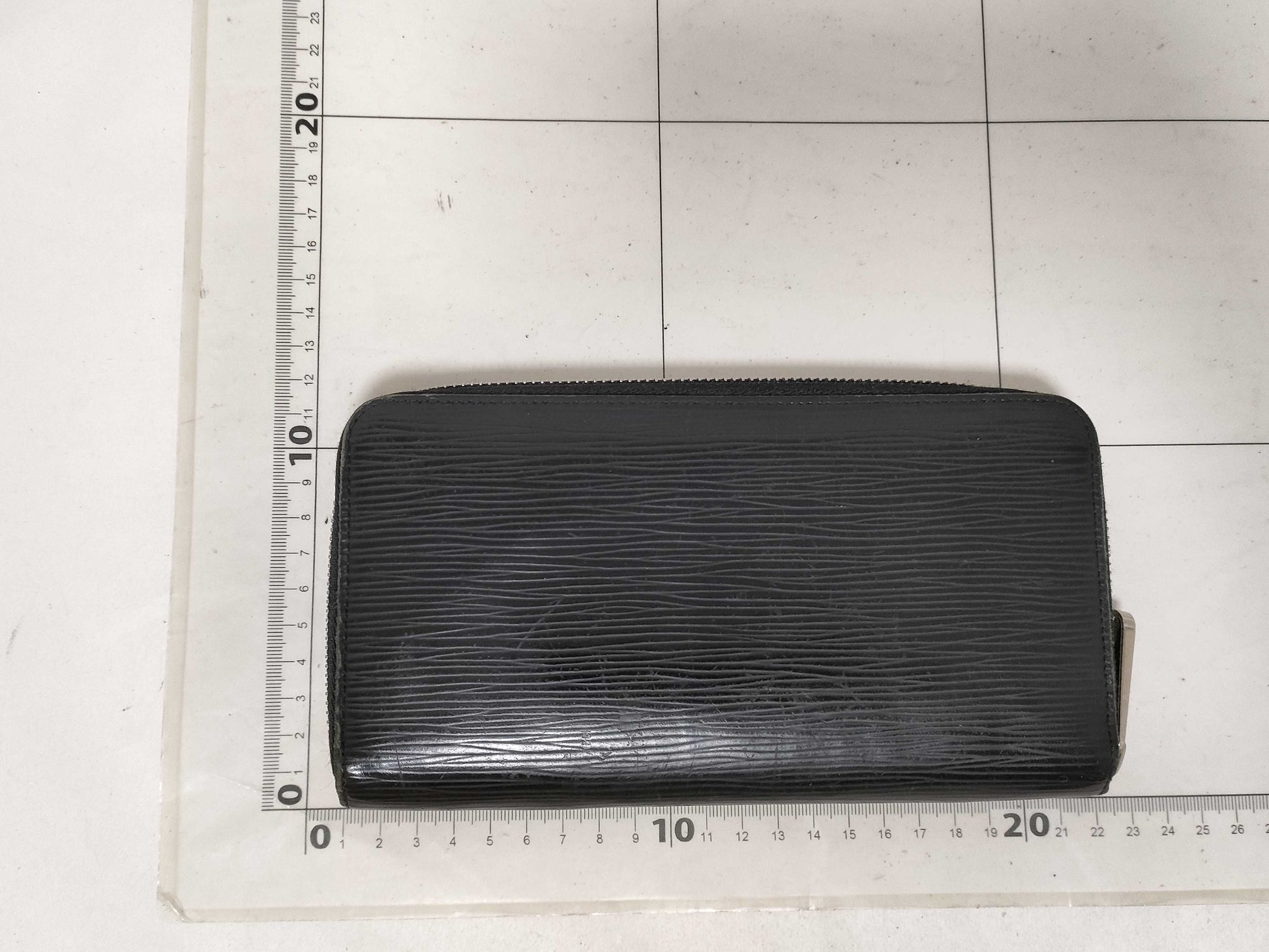 LOUIS VUITTON Epi Louis Vuitton Zippy Wallet Epi Black Long Wallet