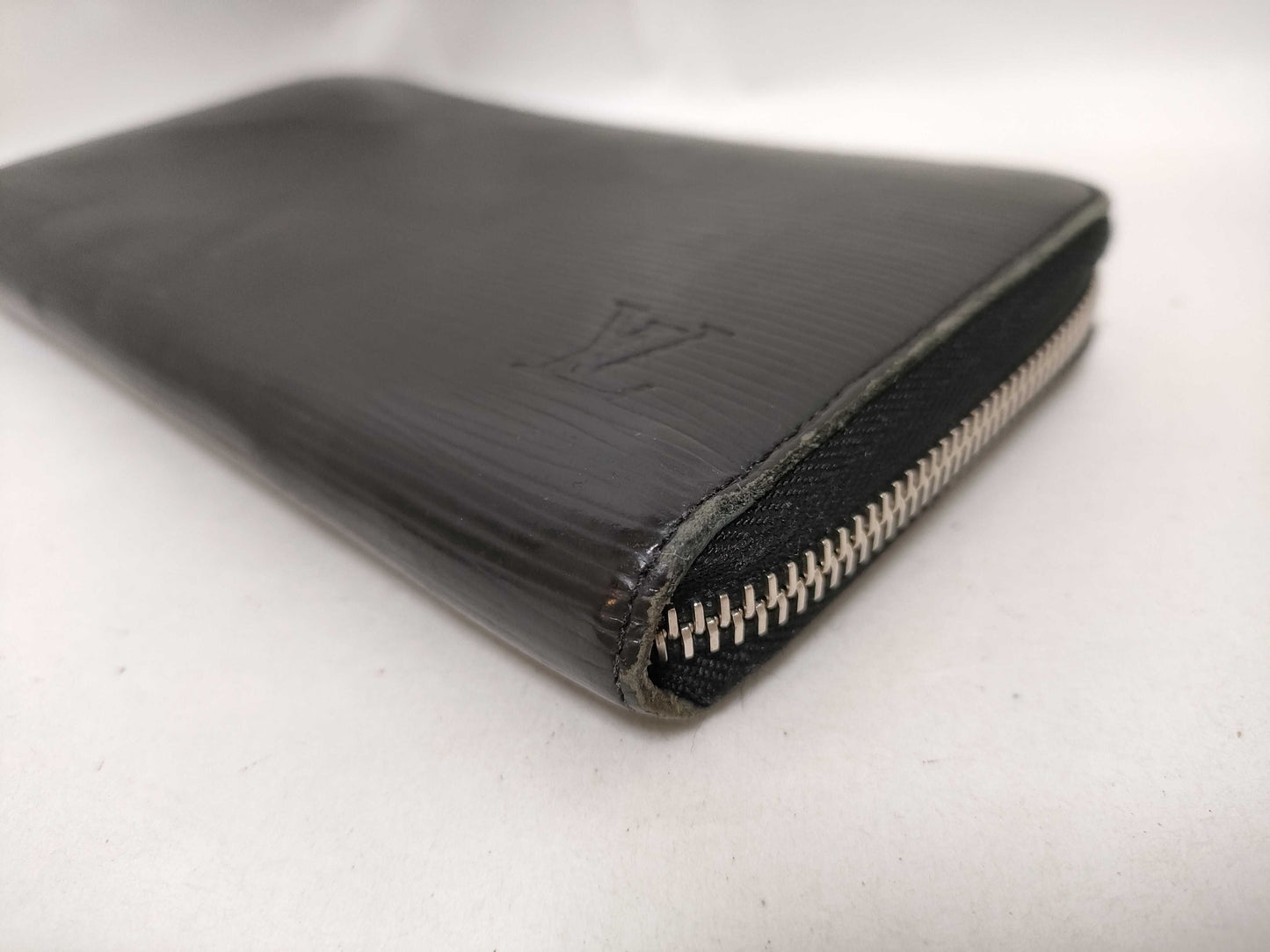 LOUIS VUITTON Epi Louis Vuitton Zippy Wallet Epi Black Long Wallet