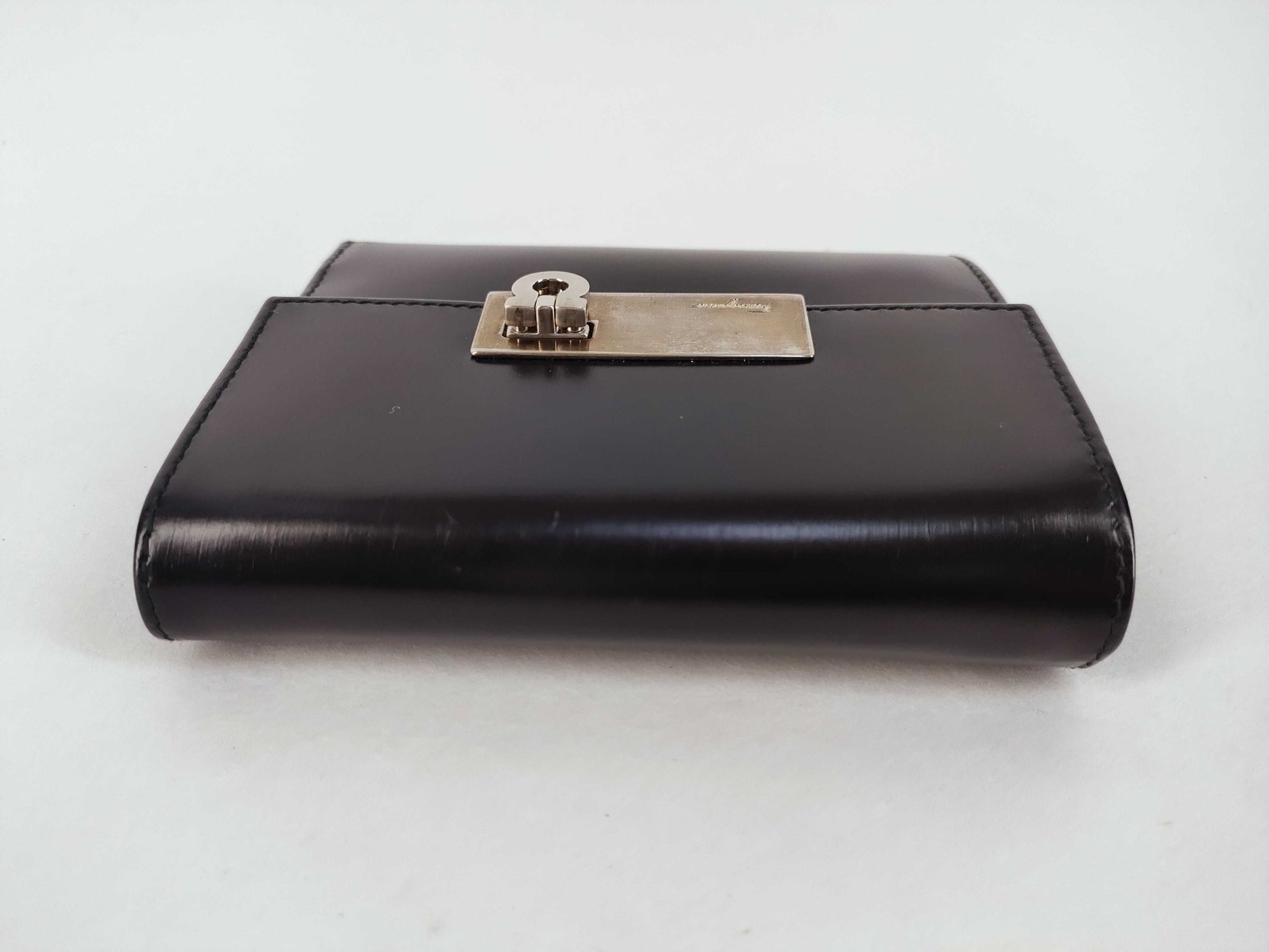 Salvatore Ferragamo Gancini Tri-fold Wallet AQ-220129 Black Leather Wallet