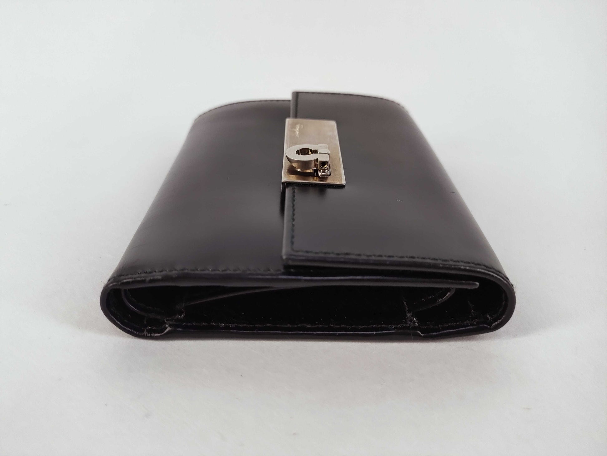 Salvatore Ferragamo Gancini Tri-fold Wallet AQ-220129 Black Leather Wallet