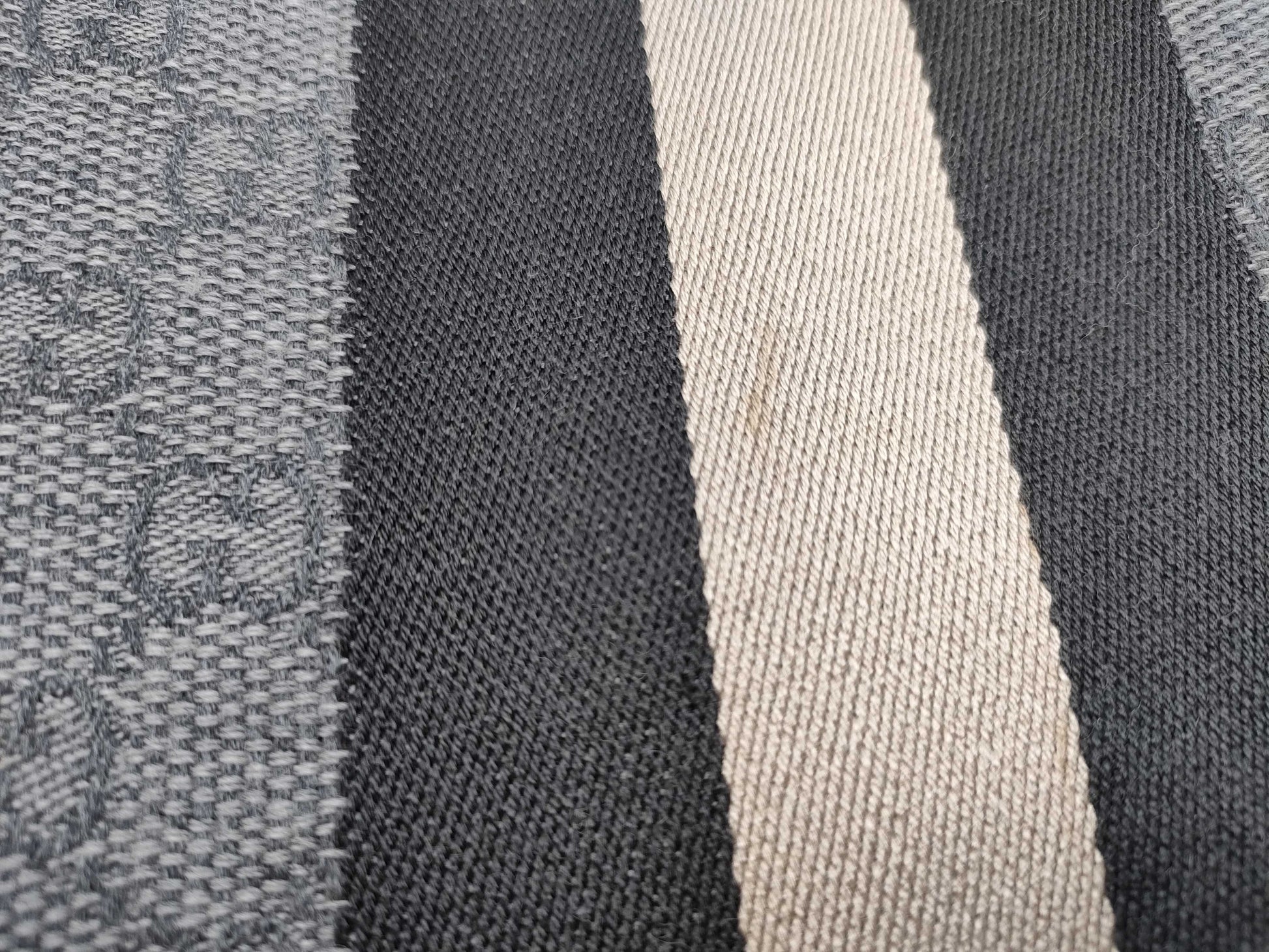 GUCCI GG logo scarf, gray