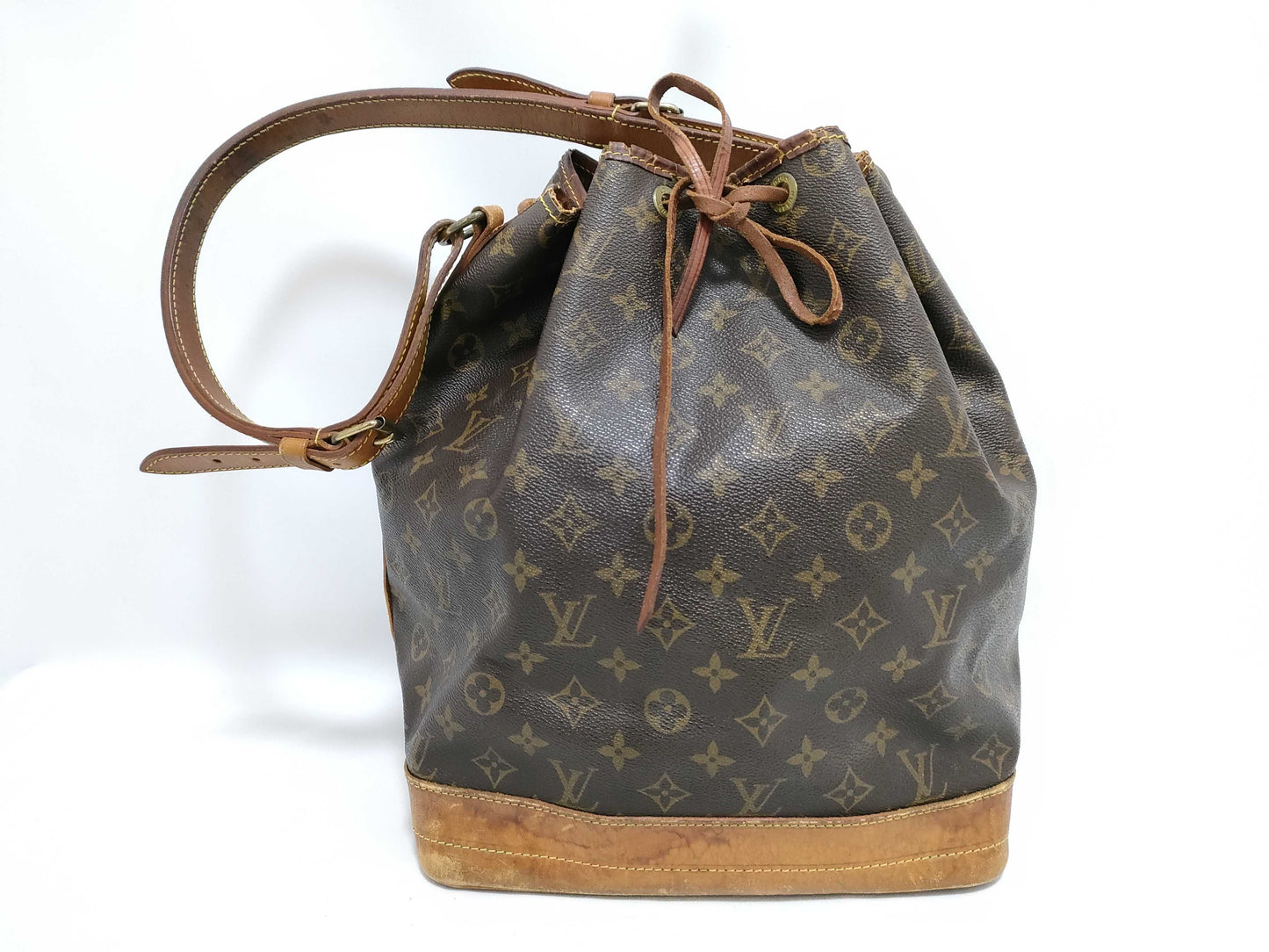 LOUIS VUITTON Monogram Noe M46976 Shoulder Bag