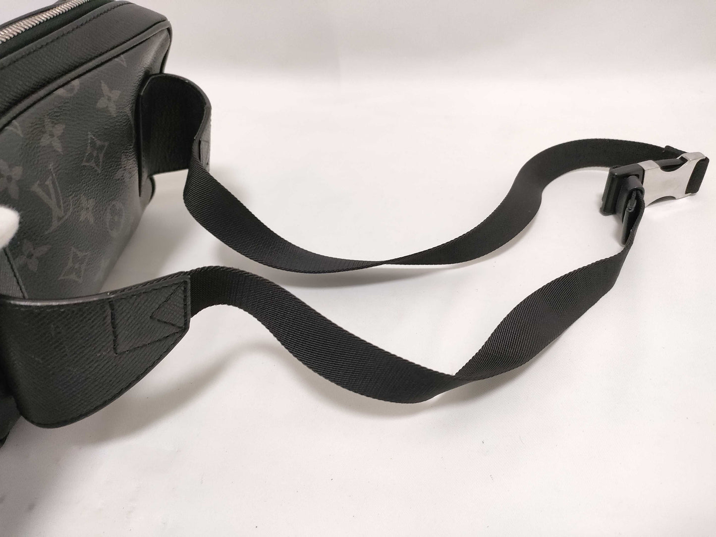 LOUIS VUITTON Taiga Bumbag Outdoor Monogram Eclipse x Taiga M30245 FO4109 Black Shoulder Bag