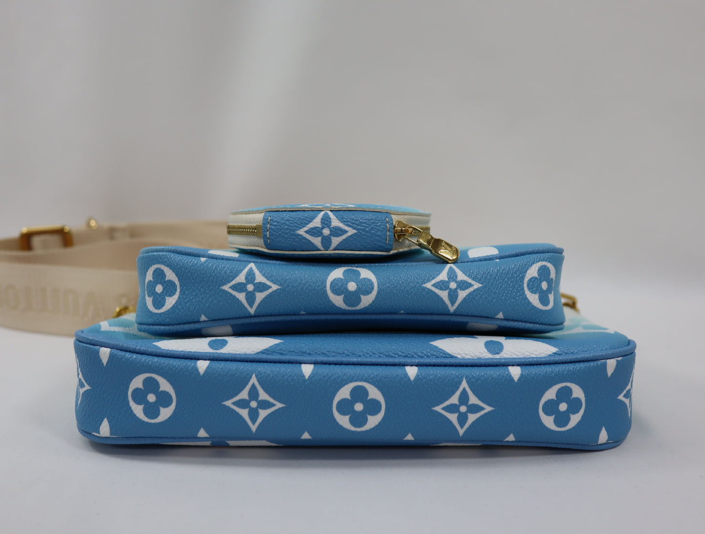 LOUIS VUITTON LOUIS VUITTON LV Multi Pochette Accessoires Blue/White M57633 Monogram Canvas Shoulder Bag M57633 Shoulder Bag