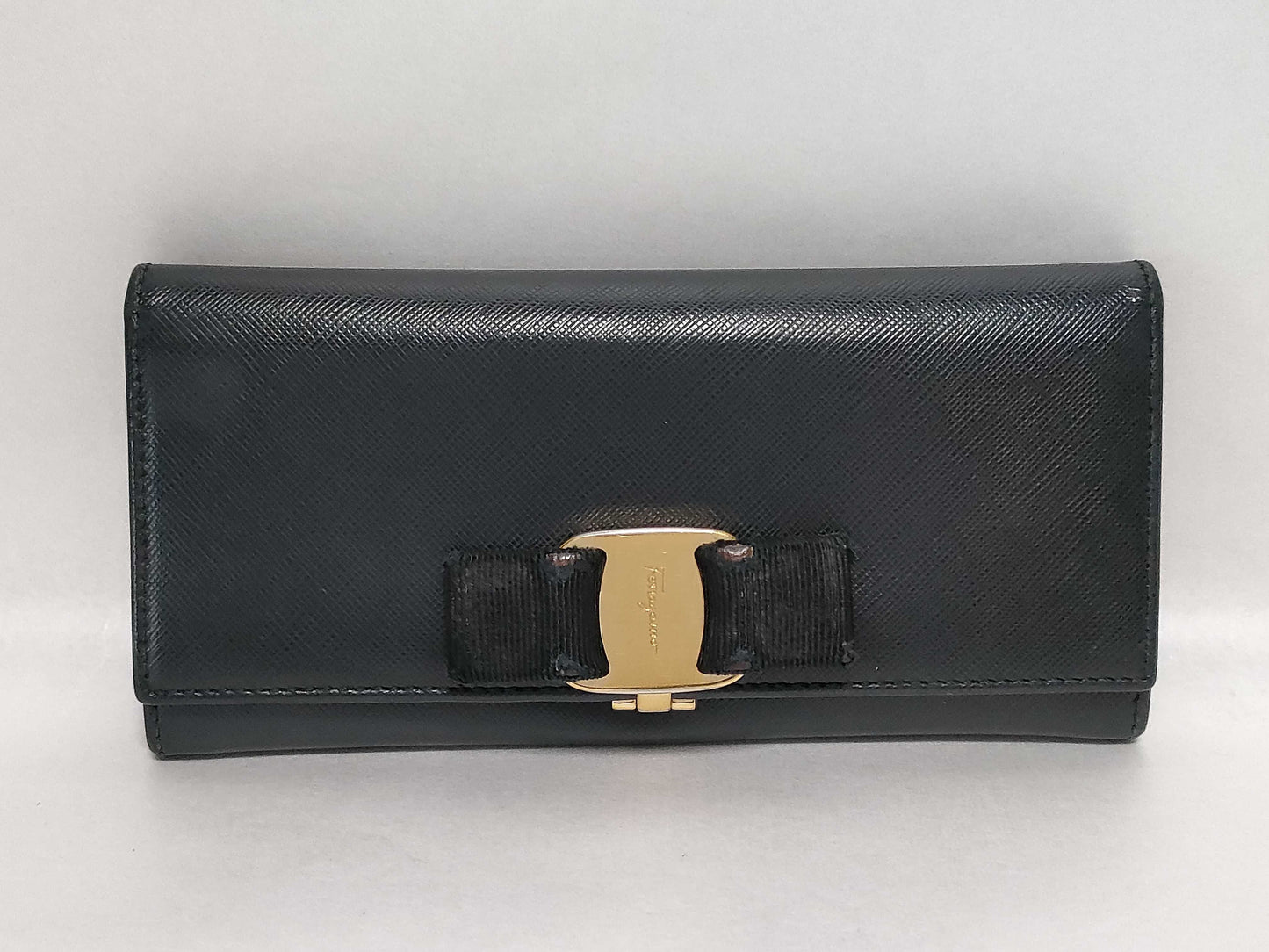 Salvatore Ferragamo Vara Ferragamo Salvatore Ferragamo long wallet