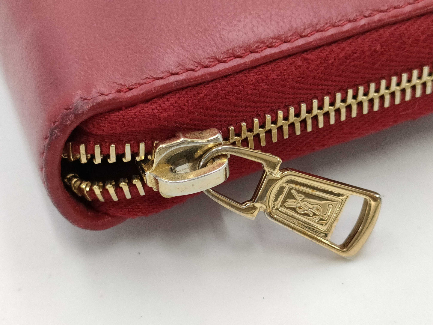 Yves Saint Laurent round zipper red wallet