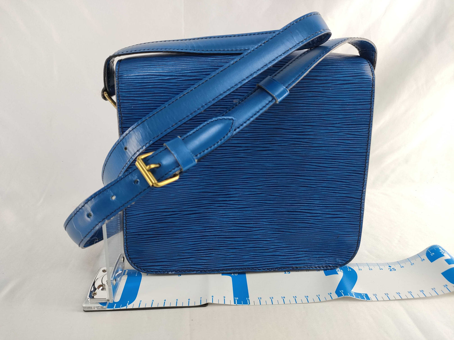 LOUIS VUITTON Epi Cartecière Epi Shoulder Bag