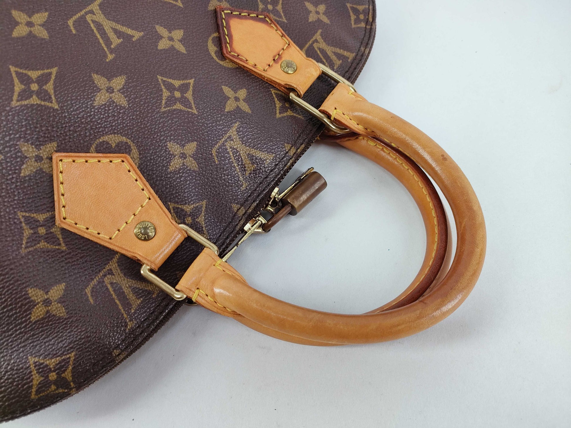 LOUIS VUITTON Monogram Alma VI1904 Handbag