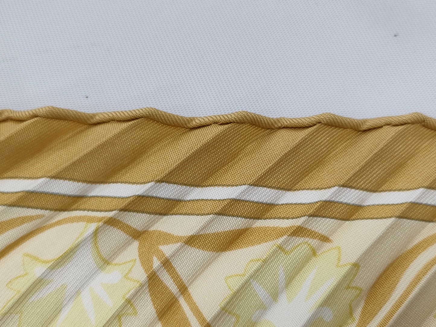 HERMES Pleated Carre Scarf