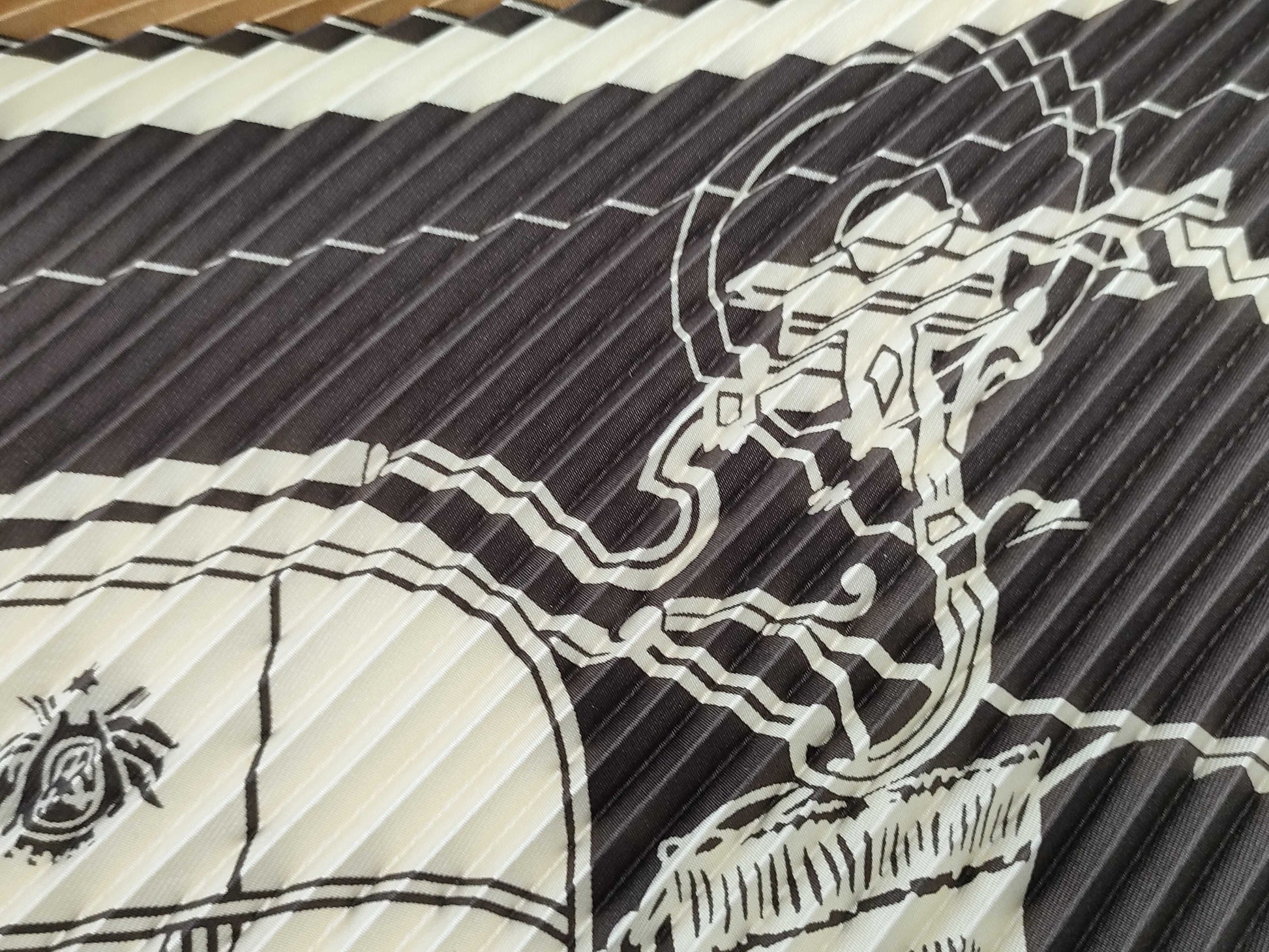 HERMES Pleated Carre Scarf