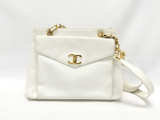 CHANEL Caviar Shoulder Bag