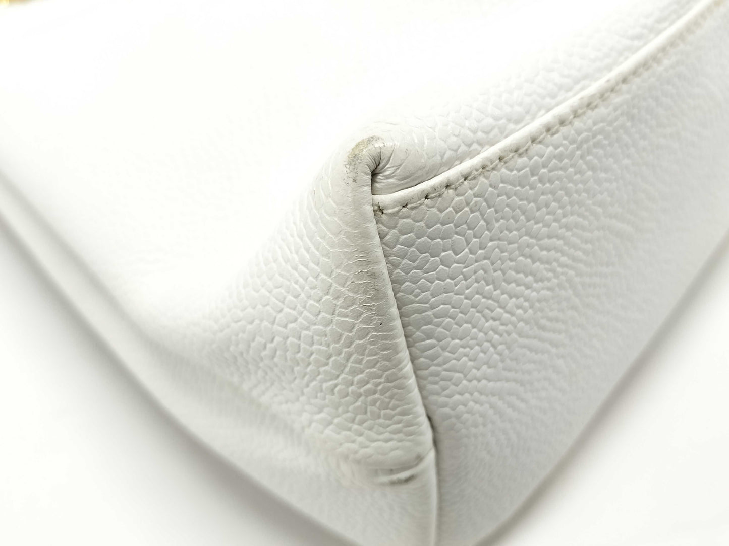 CHANEL Caviar Shoulder Bag