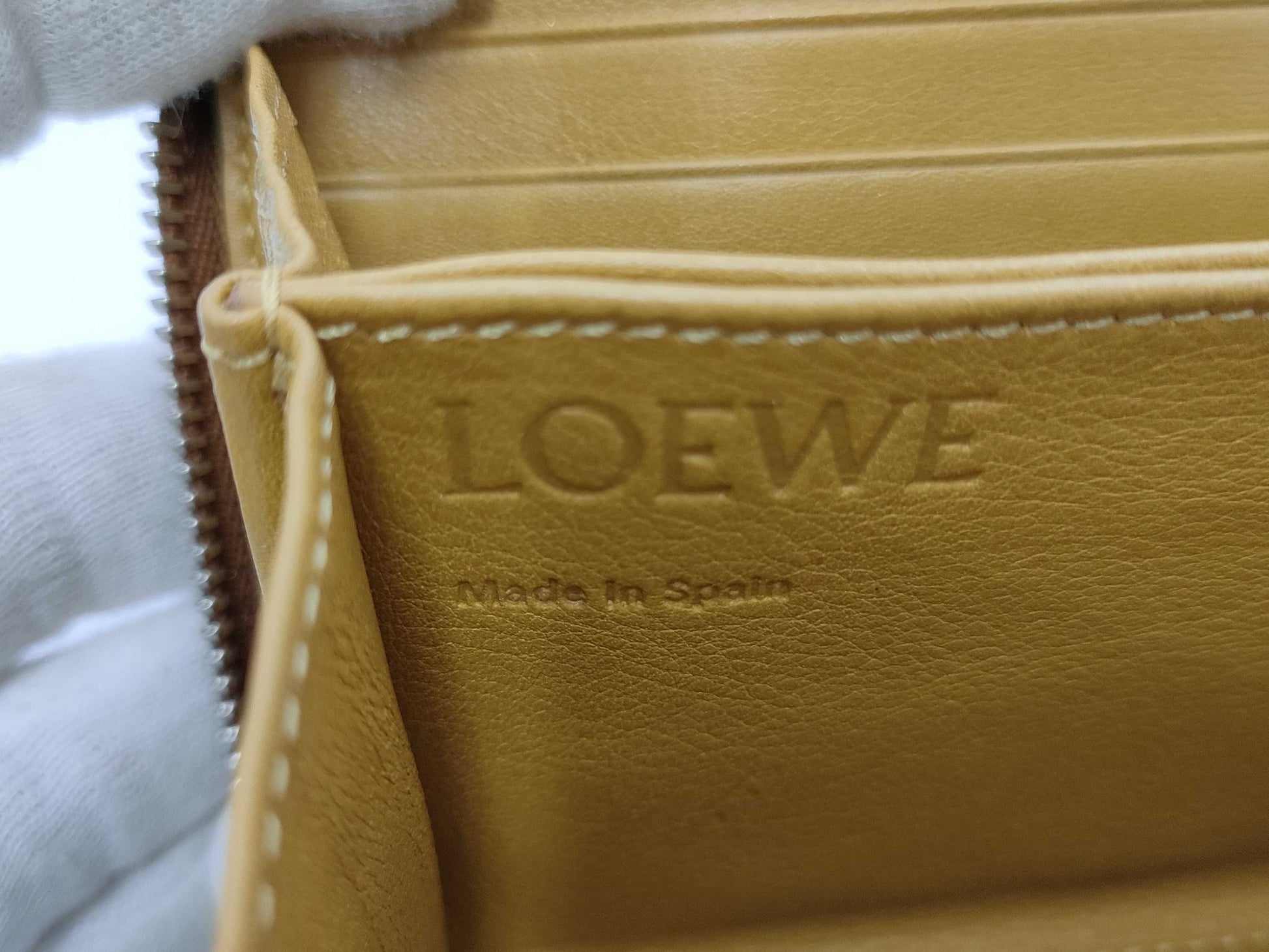 LOEWE/Wallet Punched Anagram Leather