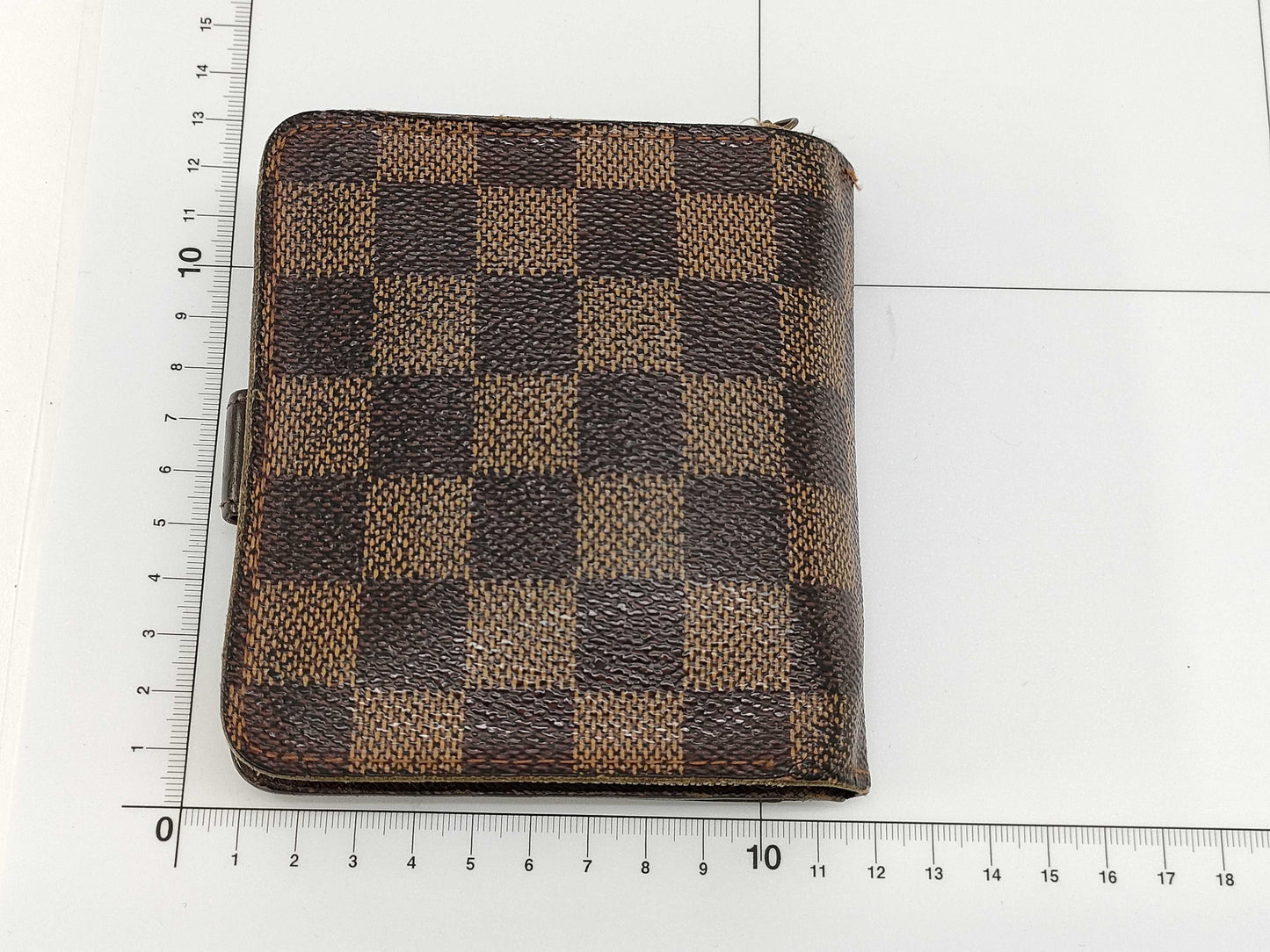 LOUIS VUITTON Damier Compact Zip Wallet N61668/CA1022