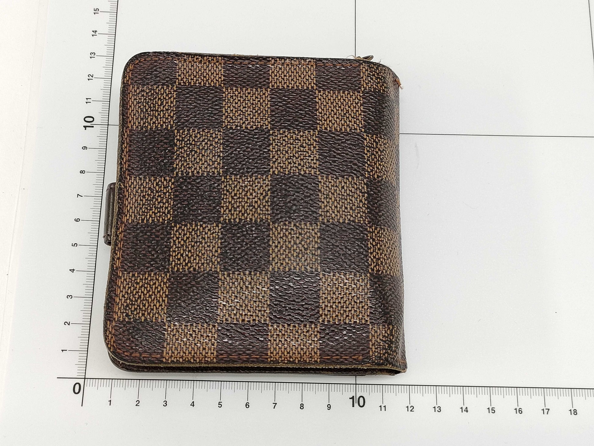 LOUIS VUITTON Damier Compact Zip Wallet N61668/CA1022