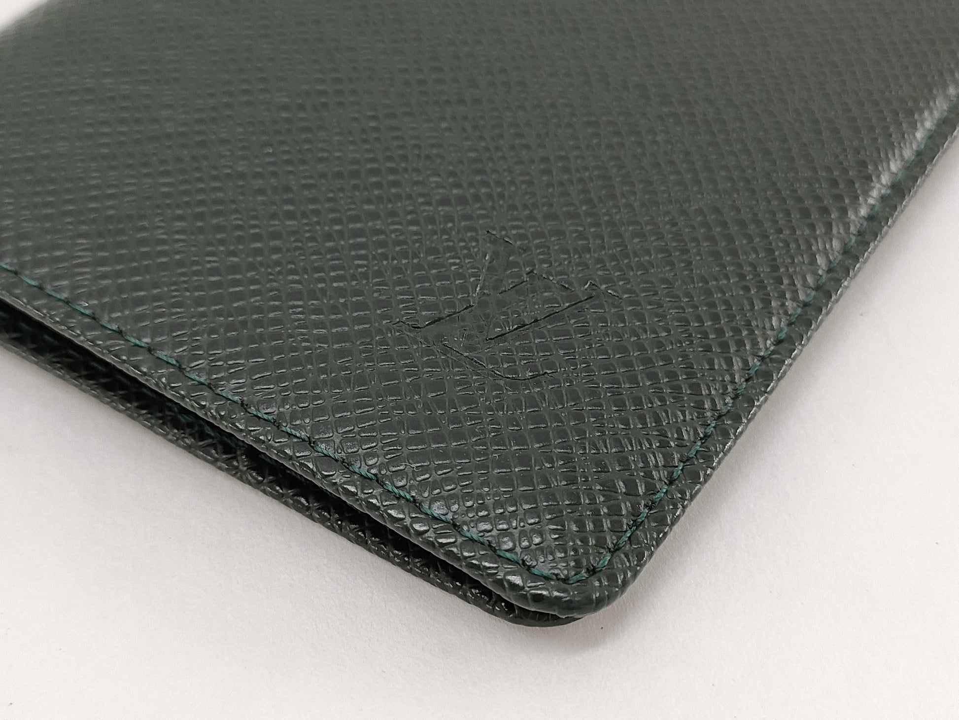 LOUIS VUITTON Taiga Agenda Poche R20405/CA1001 Green Planner Cover