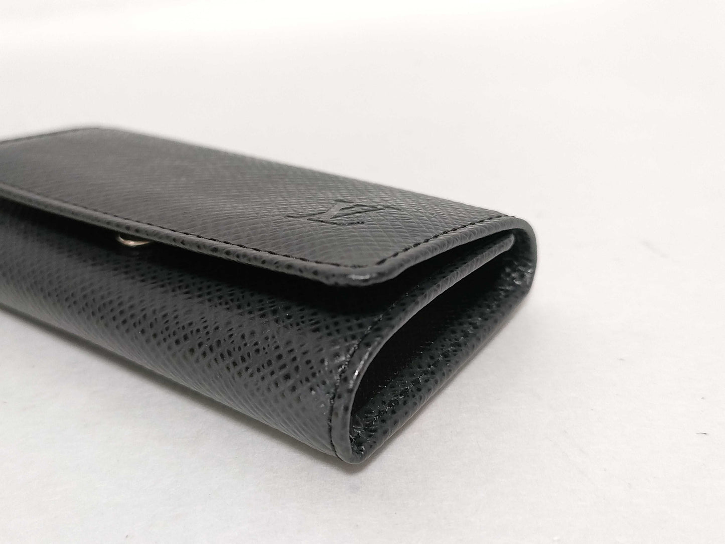 LOUIS VUITTON Taiga LV Multicle 4 M30522 Taiga Key Case/Key Holder