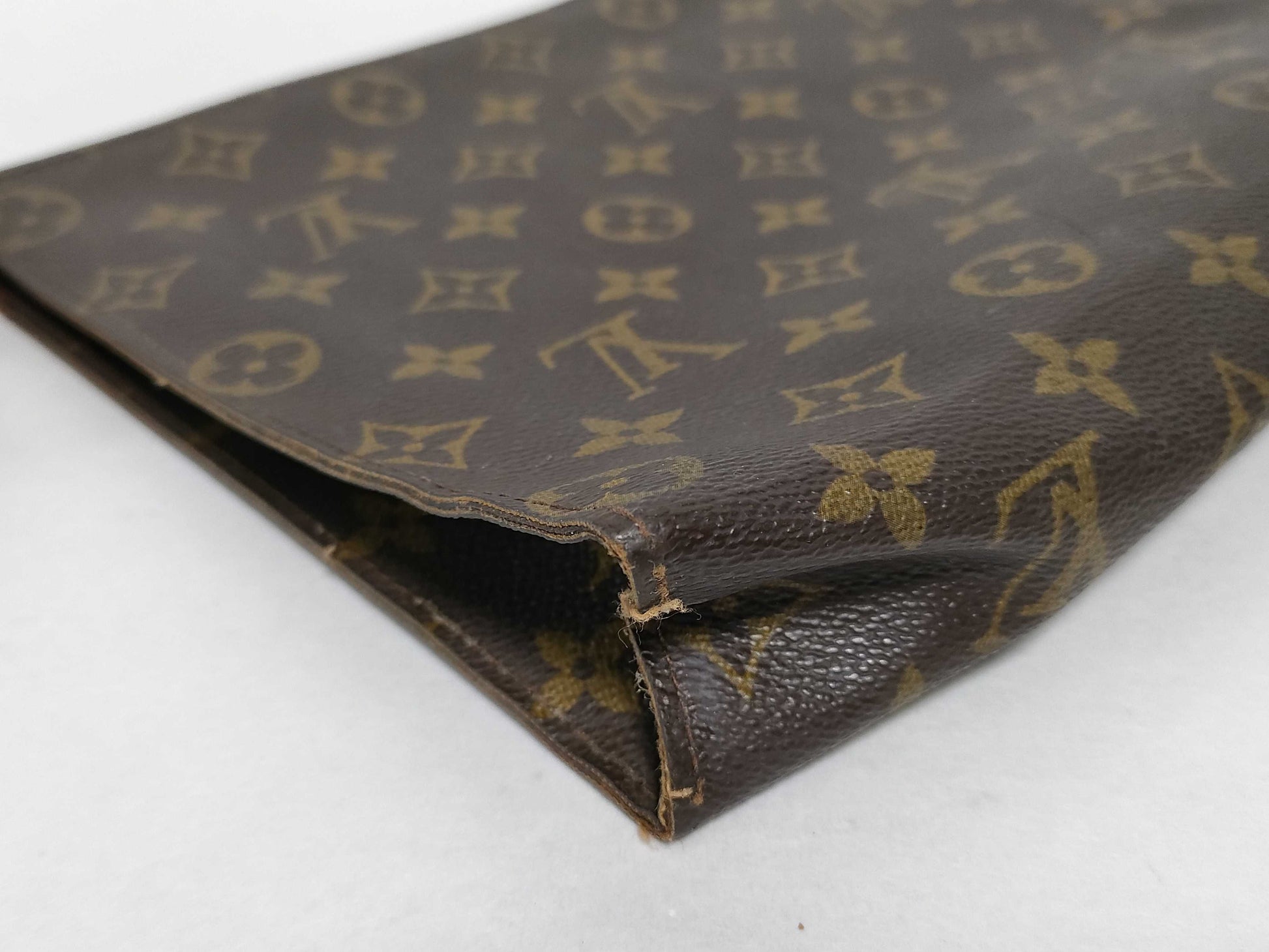 LOUIS VUITTON Monogram LV Poche Toilette 26 M47542 Monogram Pouch