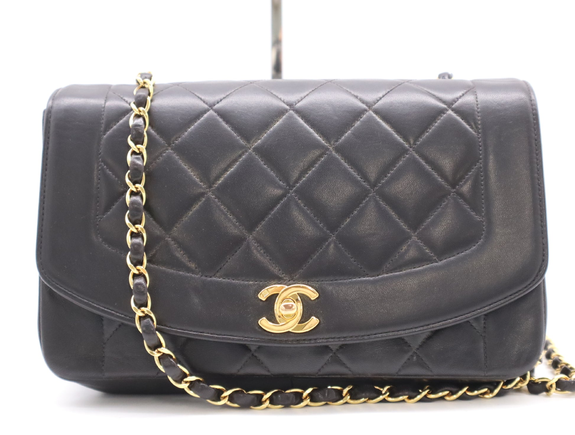 CHANEL Diana 25 Lambskin Shoulder Bag in Black with Seal 3408335