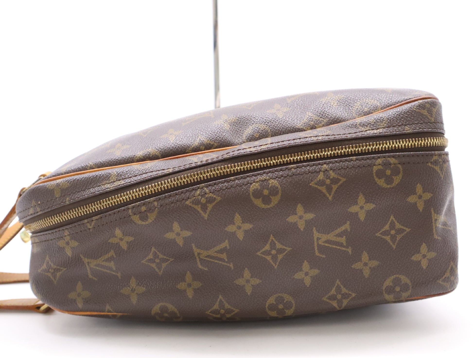 LOUIS VUITTON Monogram M41450? Monogram Excursion Handbag