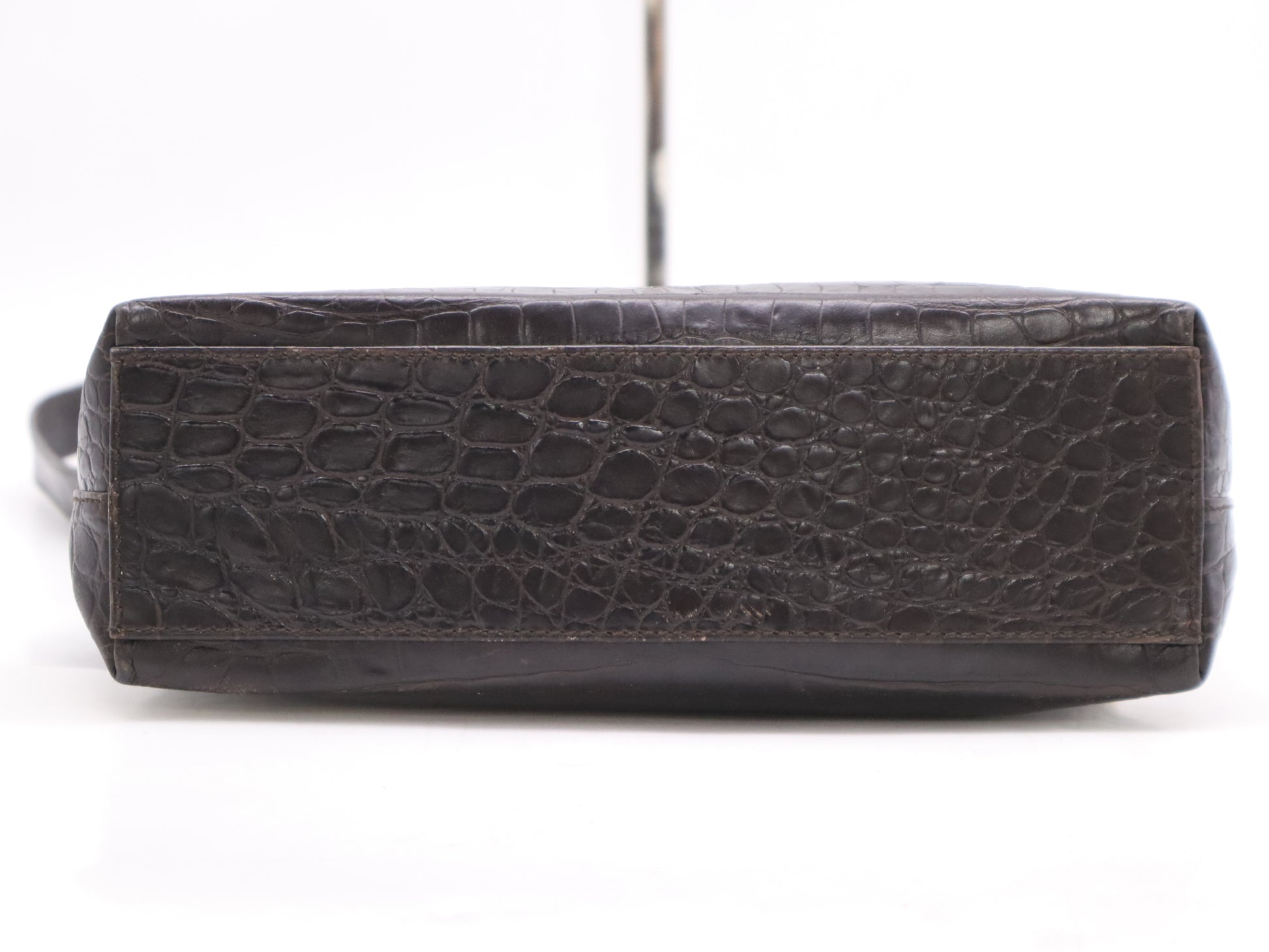 Salvatore Ferragamo Vara Leather Shoulder Bag in Black