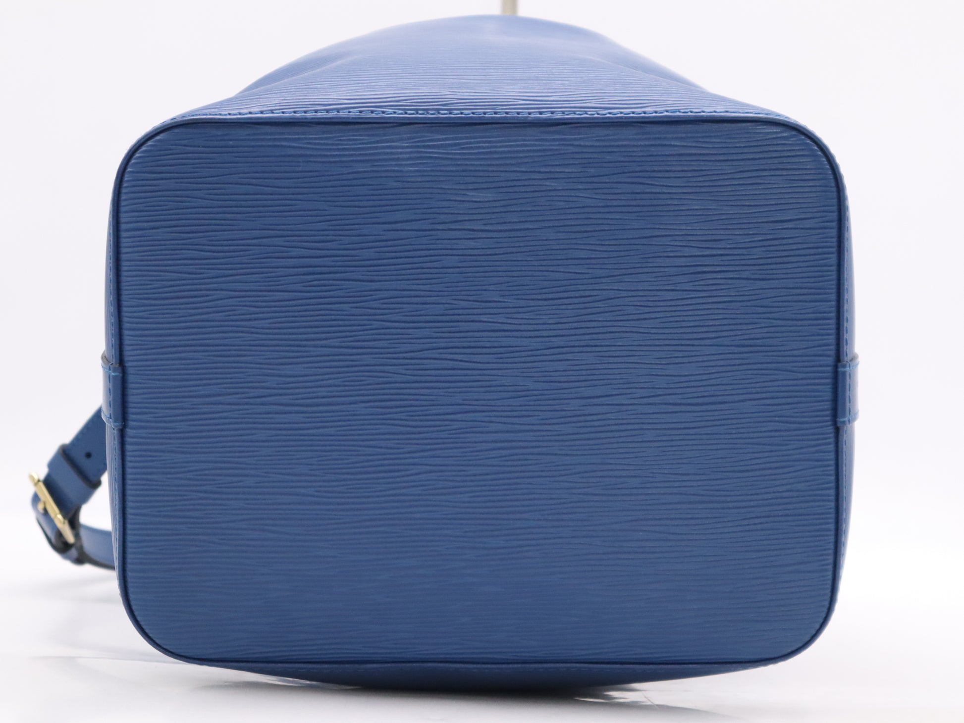 LOUIS VUITTON Epi M44105 Epi Petit Noe Toledo Blue AR0917 Shoulder Bag