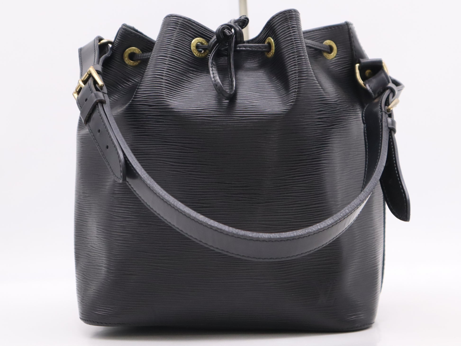 LOUIS VUITTON Epi M44102 Epi Petit Noe Noir Shoulder Bag