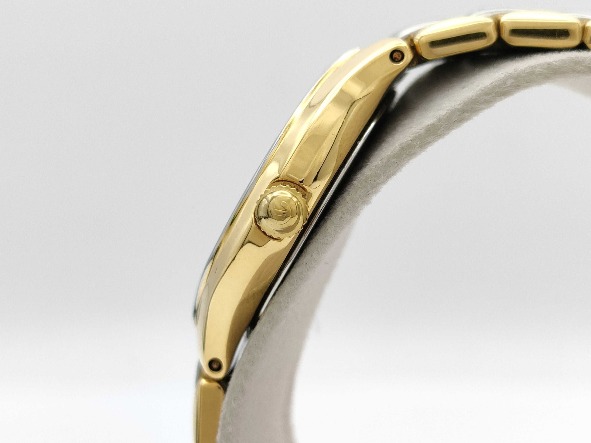 RADO 153.3734.4 04872177 Quartz Women's Watch