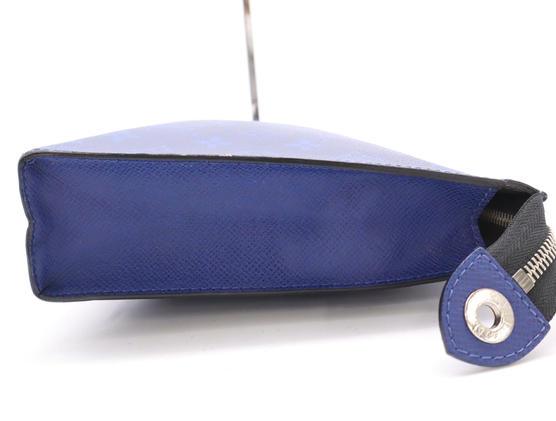 LOUIS VUITTON M30423 Taiga Rama Voyage MM Pochette in Cobalt, RFID Verified, Second Bag