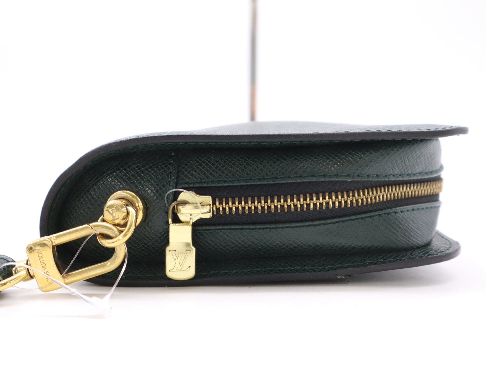 LOUIS VUITTON Taiga M30184 Taiga Baikal Episea Second Bag