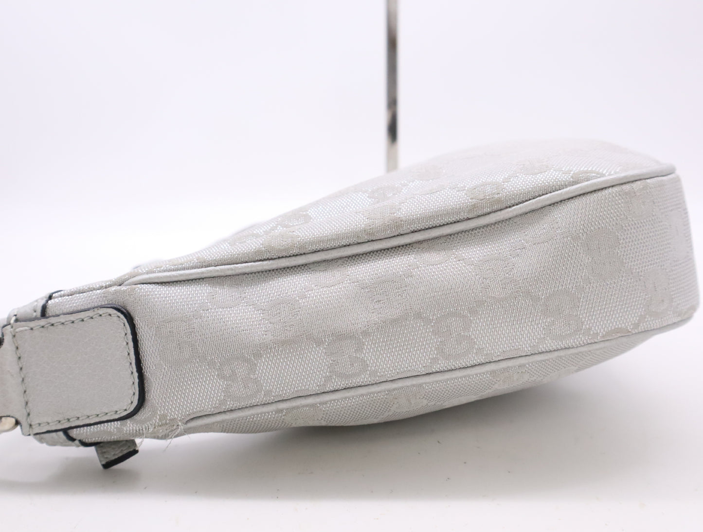 GUCCI 263757 GG Supreme Satin Canvas Shoulder Bag Handbag Silver Shoulder Bag