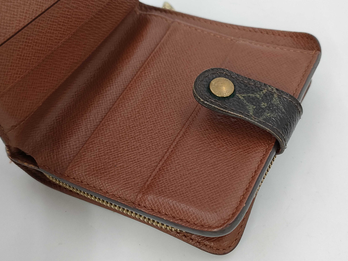 LOUIS VUITTON Monogram Compact Zip Wallet