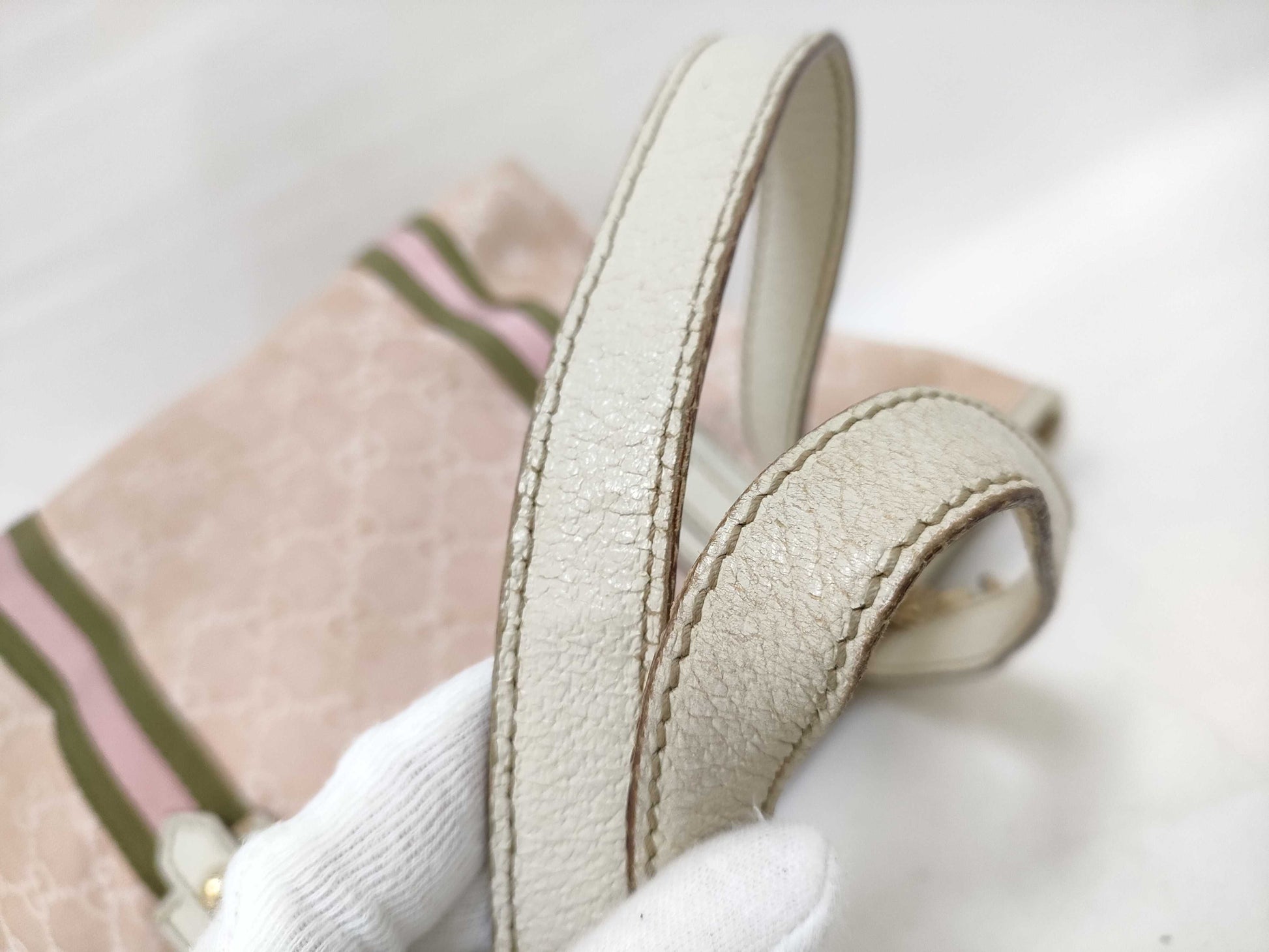 GUCCI GG Canvas GUCCI Handbag