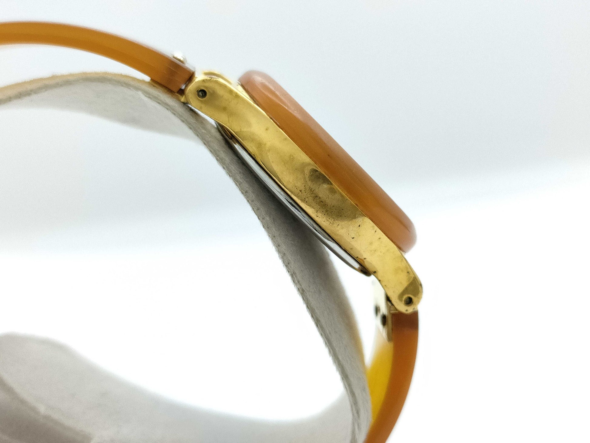 V701-2G90 8D3476 Quartz Women's Watch