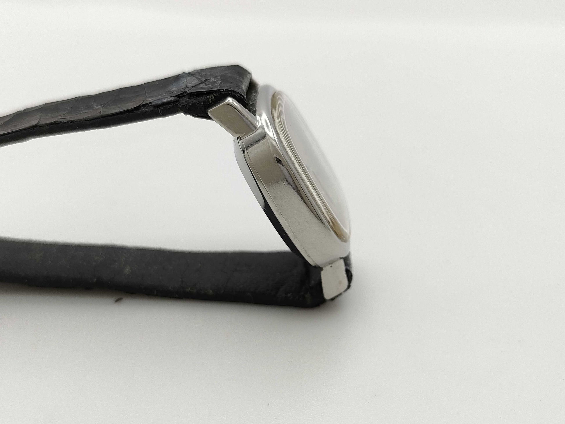 OMEGA 1350 Quartz Women's Watch