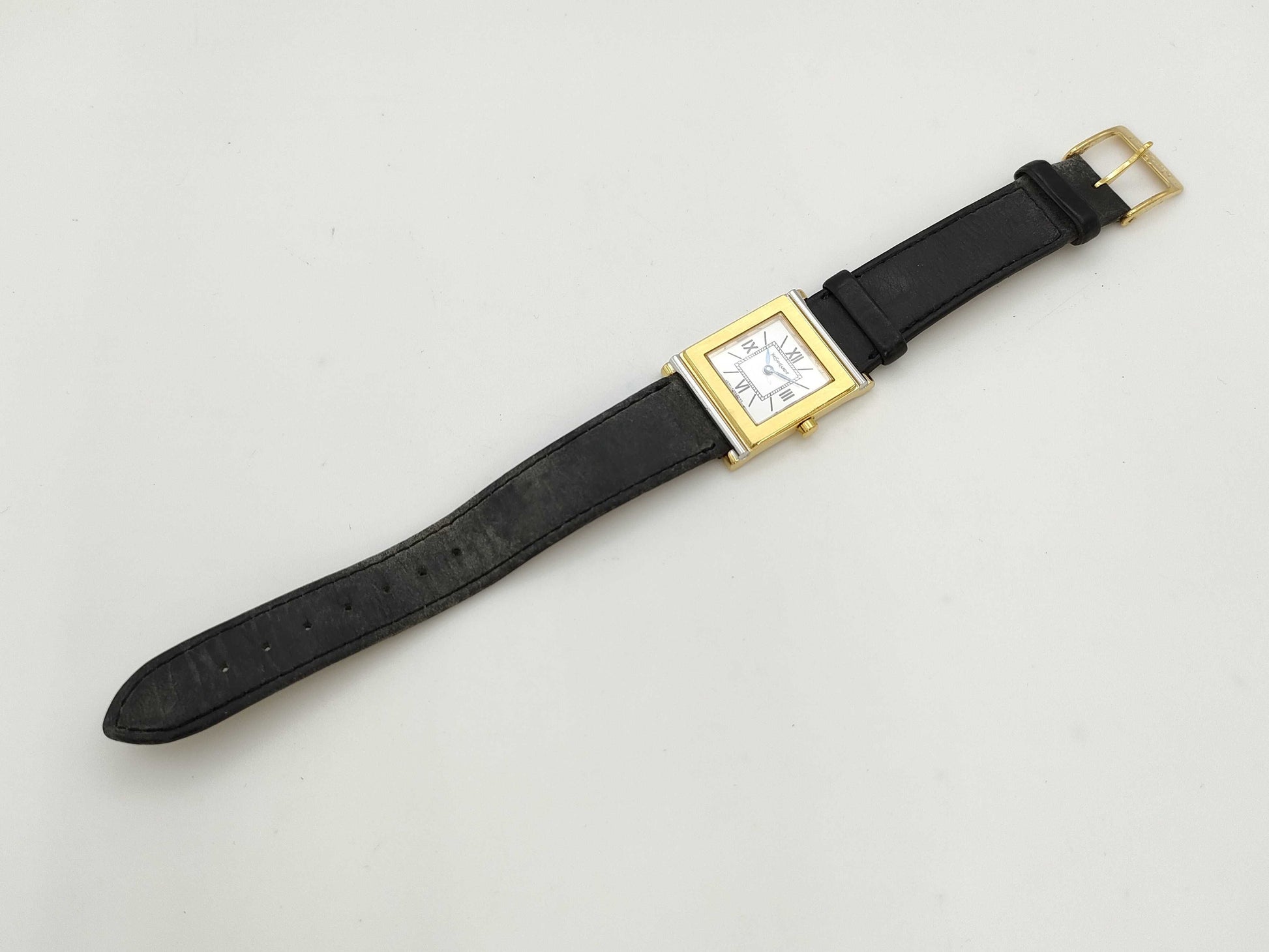 Yves Saint Laurent 4625-E68613 560136 Quartz Women's Watch