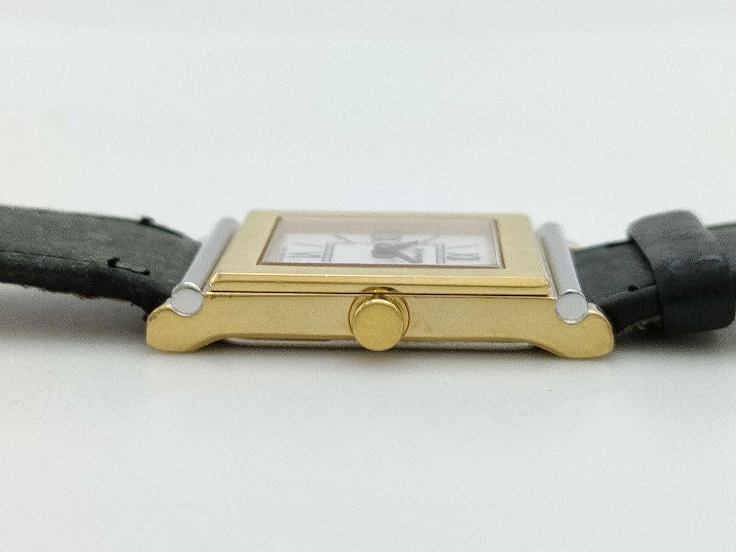 Yves Saint Laurent 4625-E68613 560136 Quartz Women's Watch