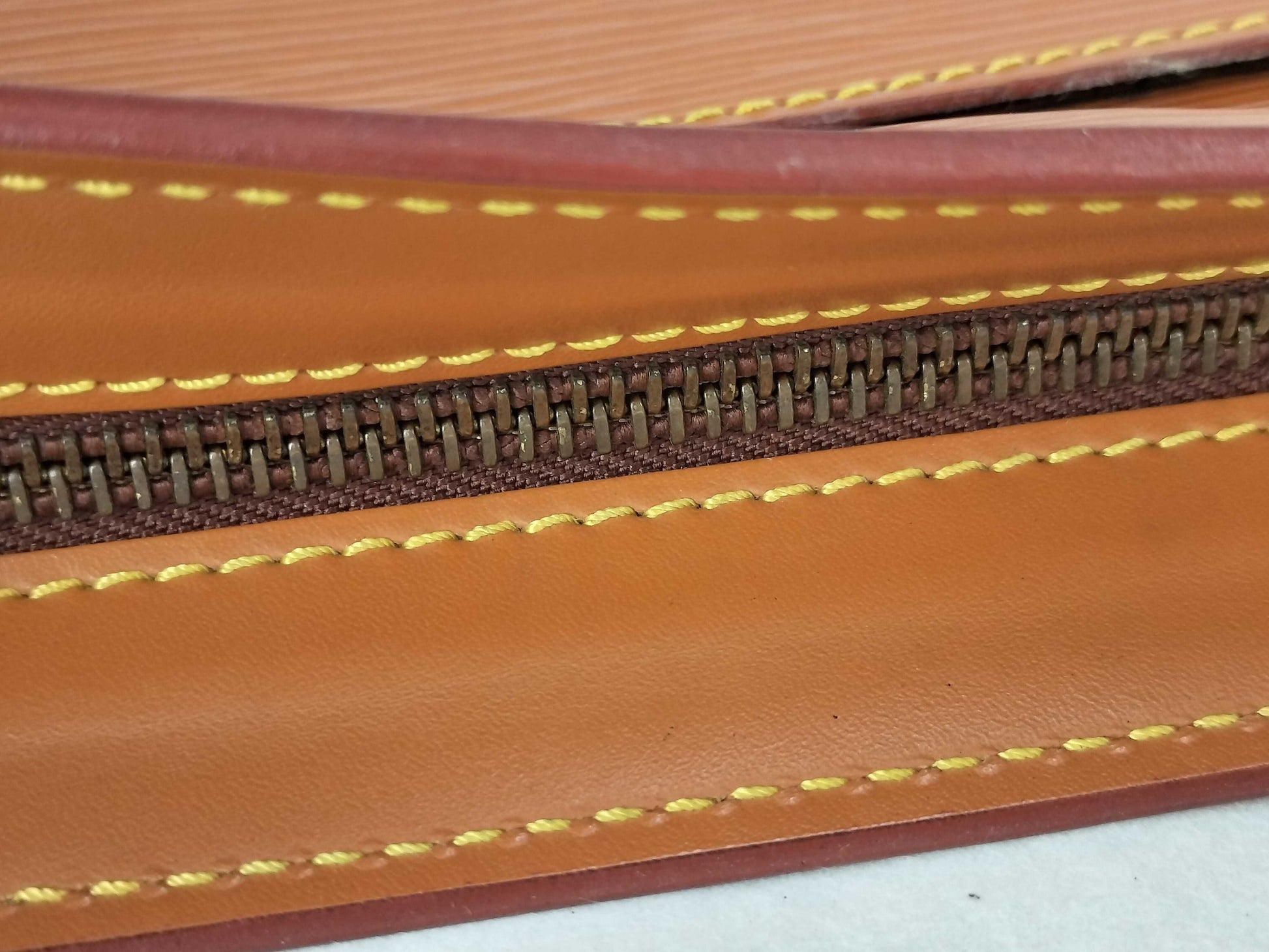 LOUIS VUITTON Epi LV Epi Pochette Homme M52528 Second Bag