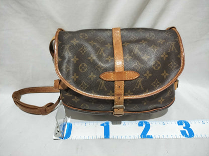 LOUIS VUITTON Monogram Louis Vuitton Saumur Shoulder Bag Shoulder Bag