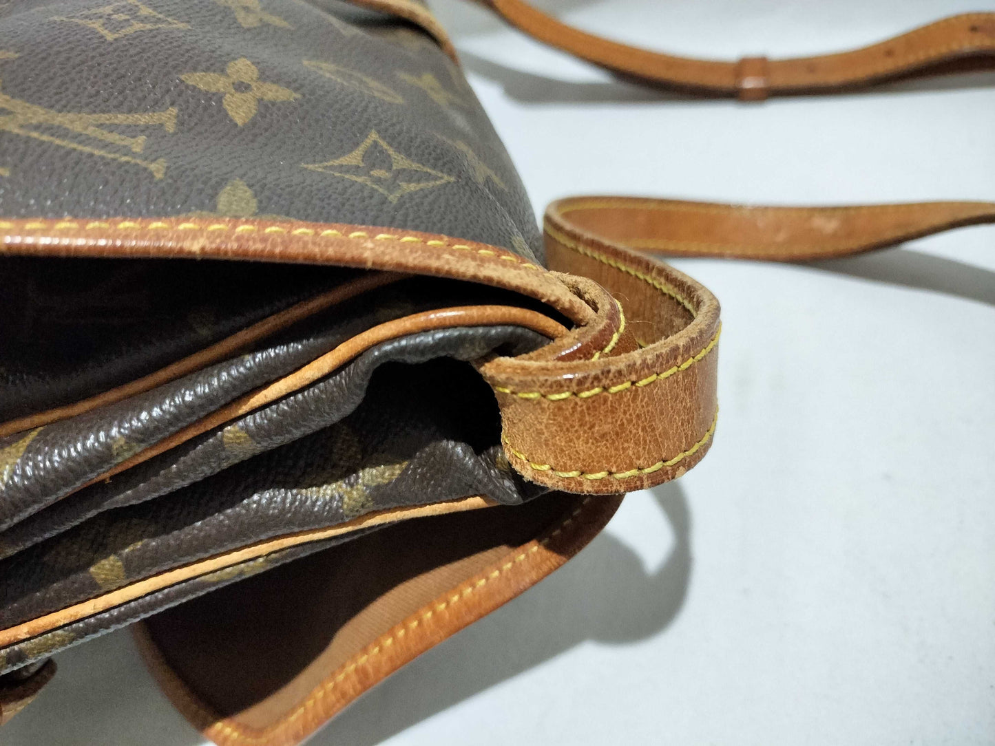 LOUIS VUITTON Monogram Louis Vuitton Saumur Shoulder Bag Shoulder Bag