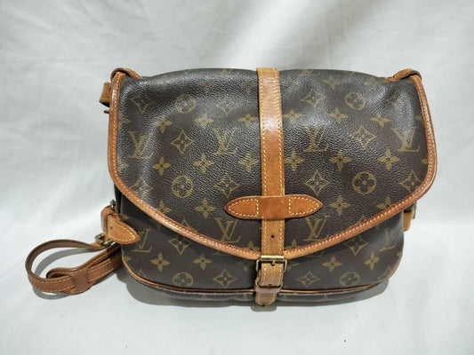LOUIS VUITTON Monogram Louis Vuitton Saumur Shoulder Bag Shoulder Bag