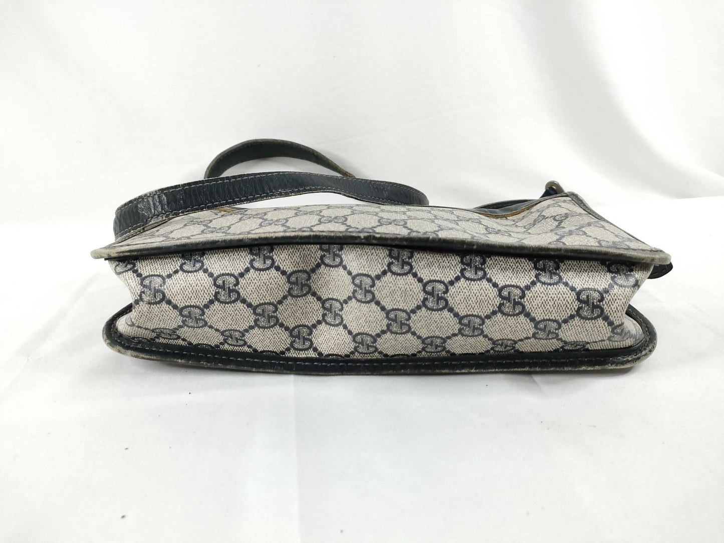 GUCCI GG Supreme Shoulder Bag in PVC, Navy