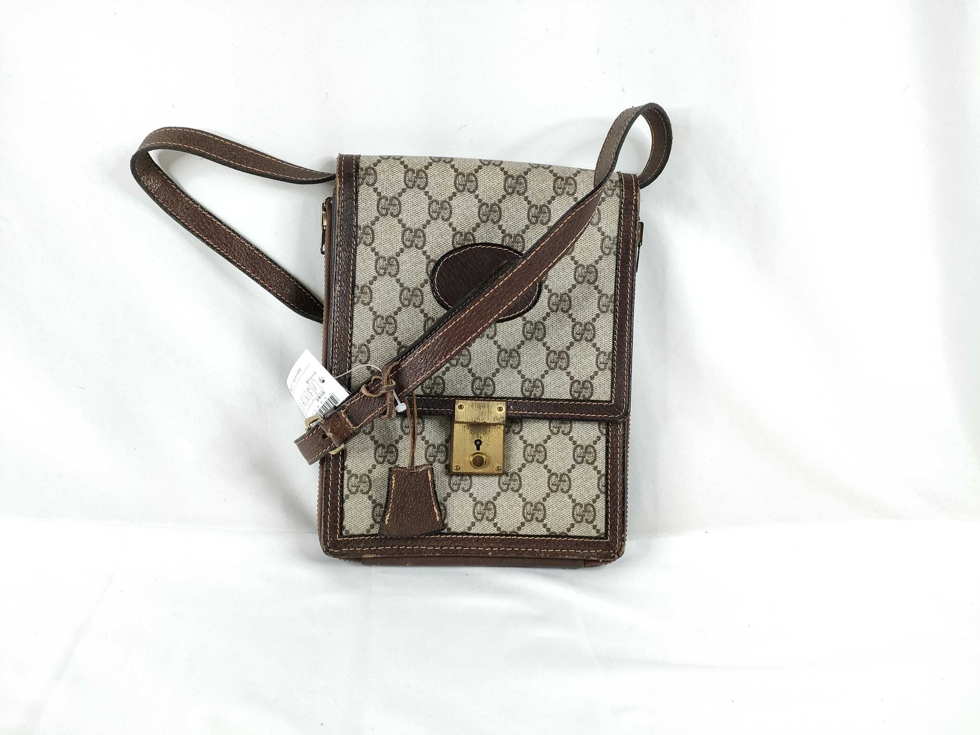 GUCCI GG Supreme GG Supreme Shoulder Bag Flap Shoulder Bag