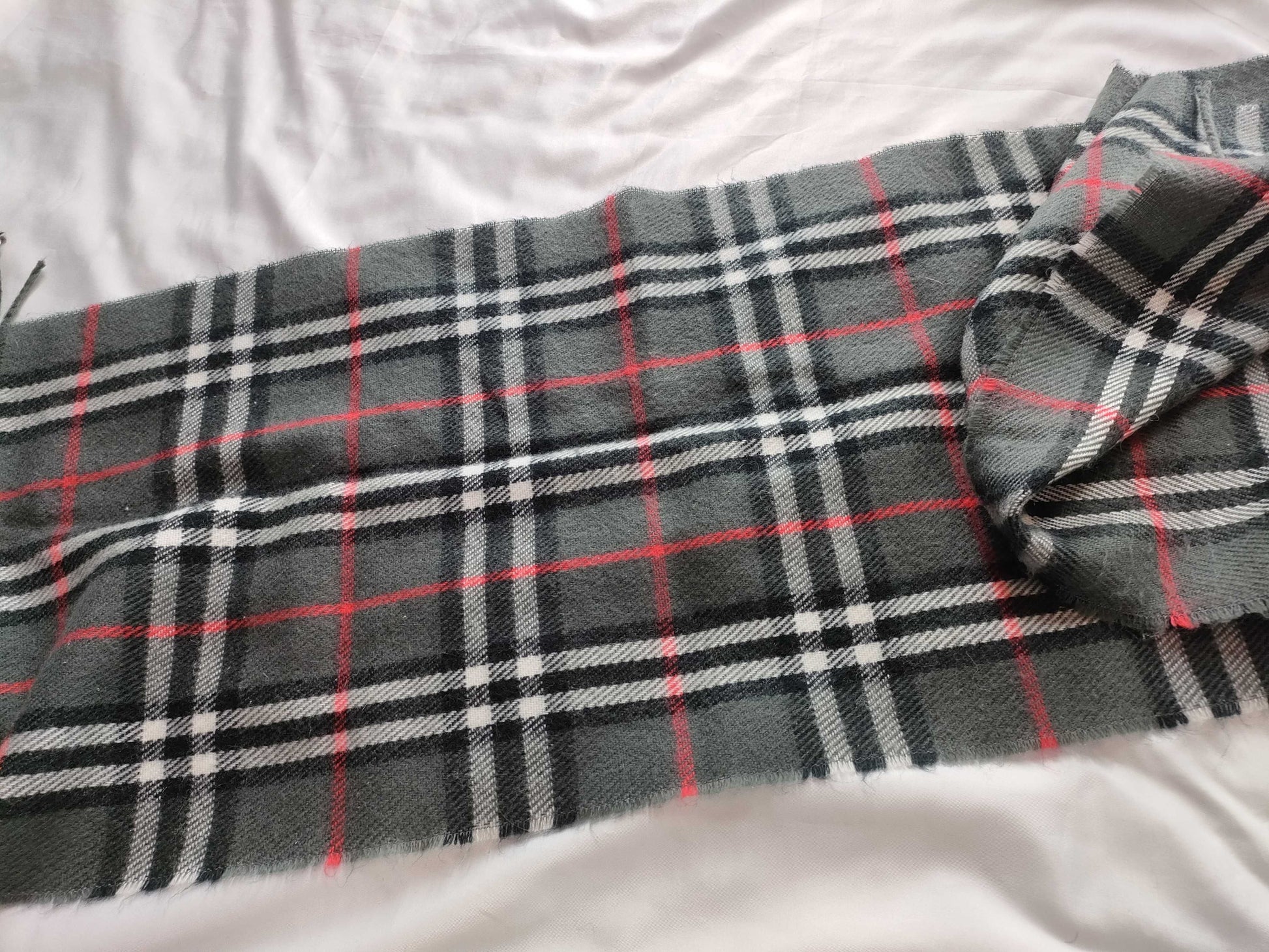 BURBERRY Burberrys Scarf Scarf