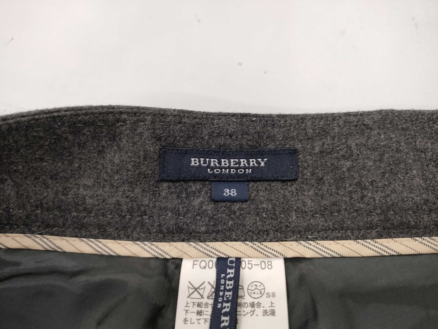 BURBERRY LONDON Pants Size 38 Pants