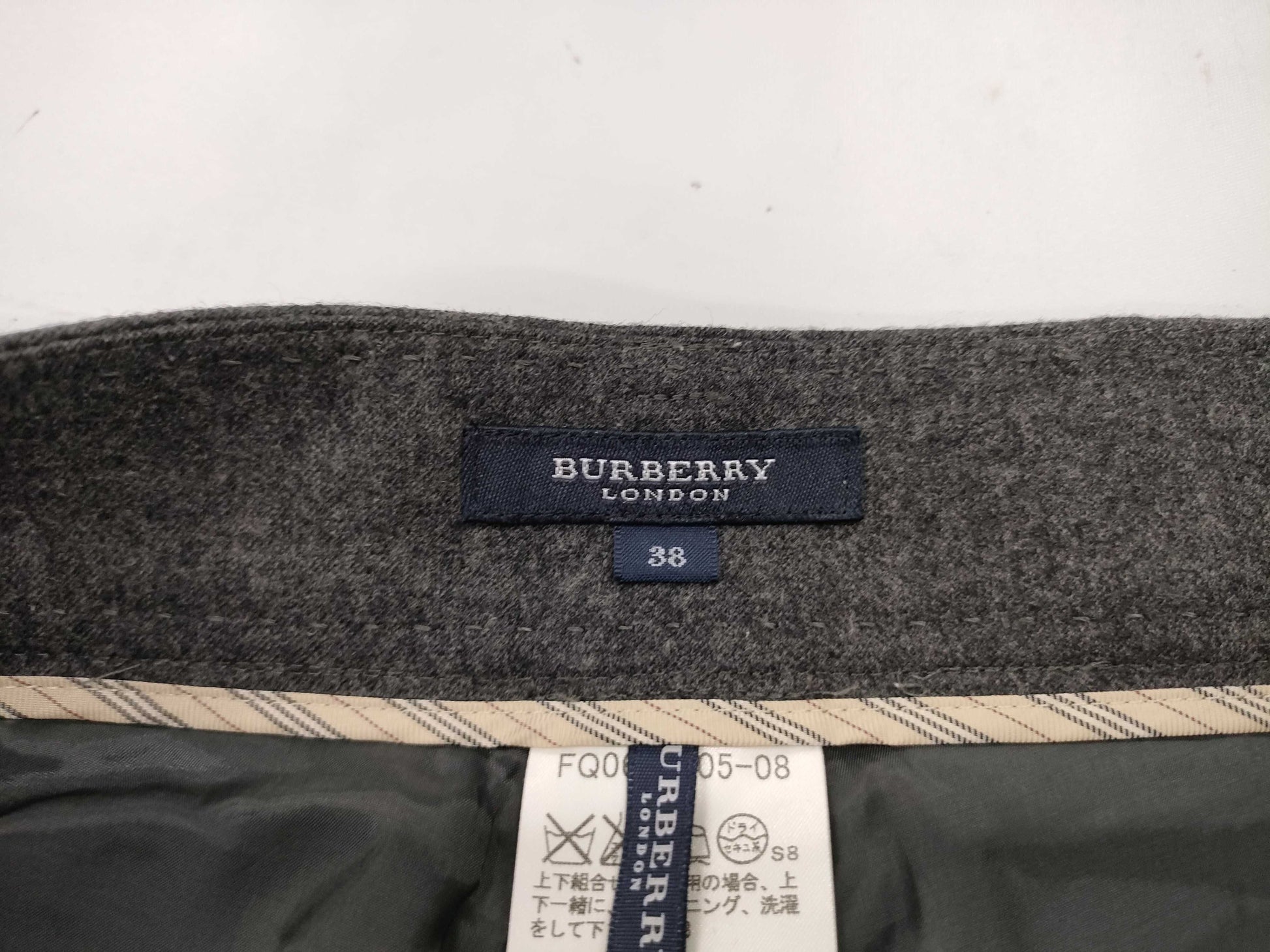 BURBERRY LONDON Pants Size 38 Pants